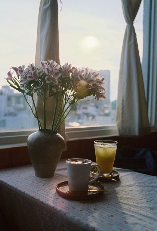 How to Create a Relaxing Morning Routine to Boost Your Productivity
